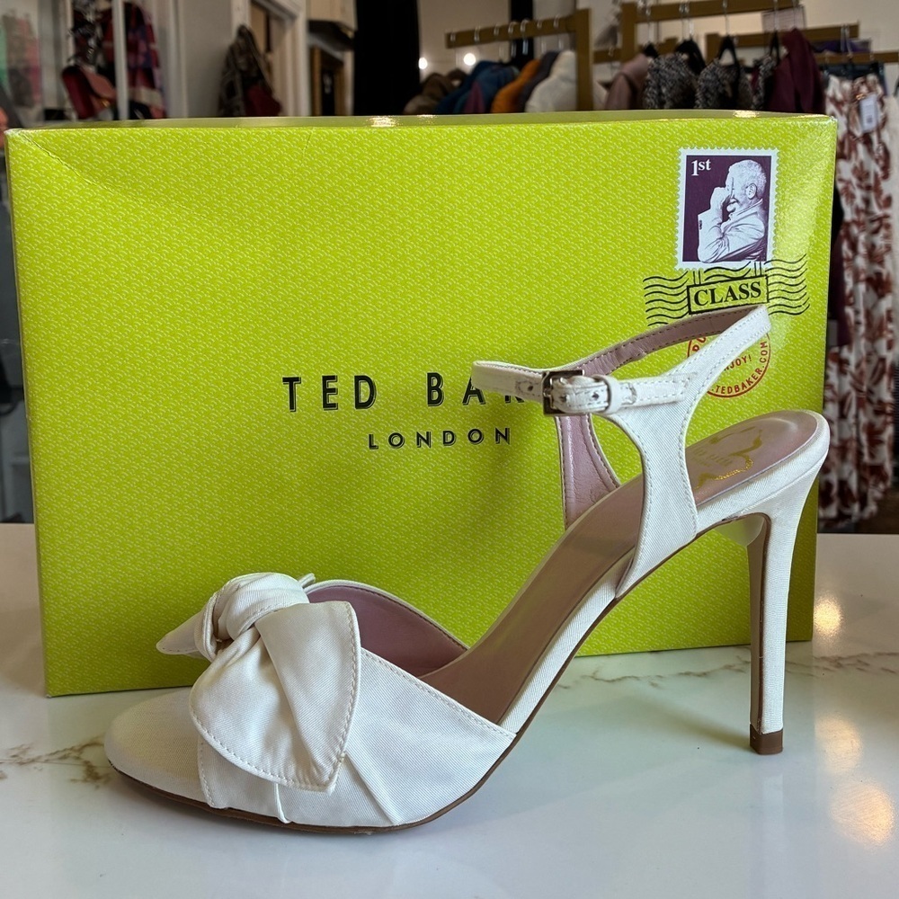 Ted Baker London Heevia ivory bow heels size 10